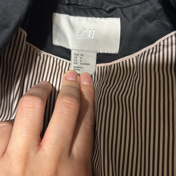 Blazer - Picture 3 of 6